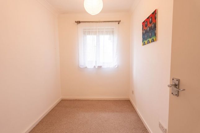Flat 70, Charlesworth House Balfour Road, Chatham photo 4