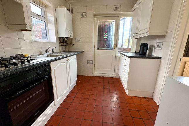 34, Copt Oak Road, Leicester photo 4