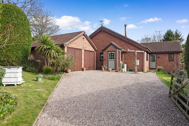 3-bed house on Bumble Bee, Dough Bank, Droitwich, £500,000