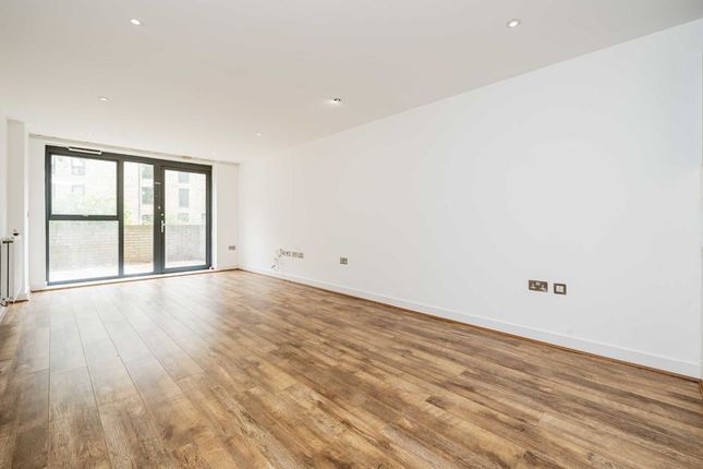 Flat for sale in Singapore Road, London