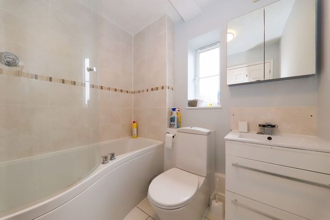 Flat for sale in Swan Close, Rickmansworth