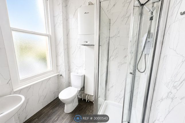Flat, Walsingham Road St Andrews, Bristol photo 3