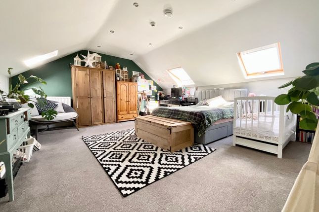 Flat 3, 4 Trinity Road, Scarborough photo 3