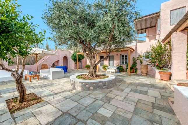 Villa for sale in Myra, Syros - Ermoupoli, Syros, Cyclade Islands, South Aegean, Greece