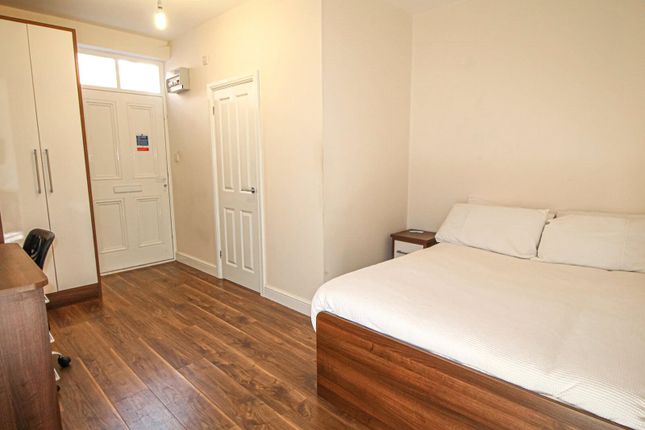 Apt 23, Clarendon House, 20 Clarendon Road Clarendon Road, Leeds photo 2