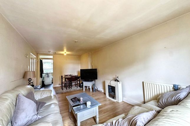 3, Neville Court, Washington photo 3