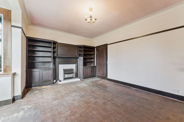 12 North Campbell Avenue, Glasgow photo 4