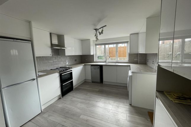 55, Broadway, Didcot photo 4