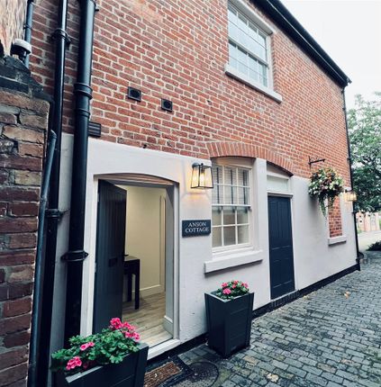 Thumbnail Town house to rent in Horninglow Street, Burton-On-Trent