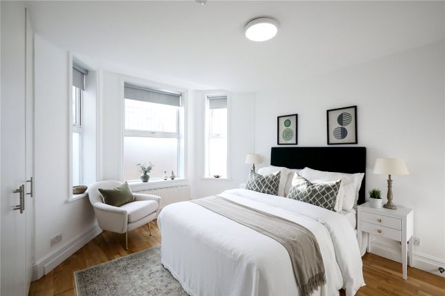 Flat for sale in Windsor Road, London