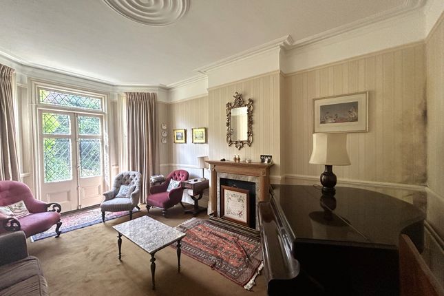 23, Hollingbourne Gardens, London photo 3