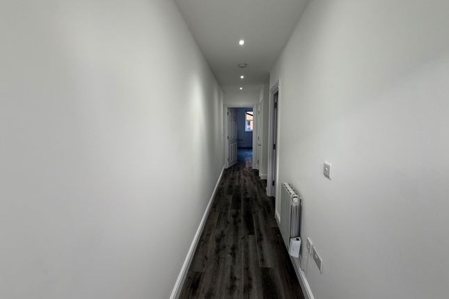 57 High Street, HOUNSLOW photo 5