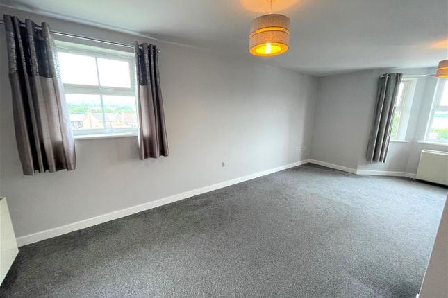 Flat 16, Fairfax Close, Stoke-On-Trent photo 4