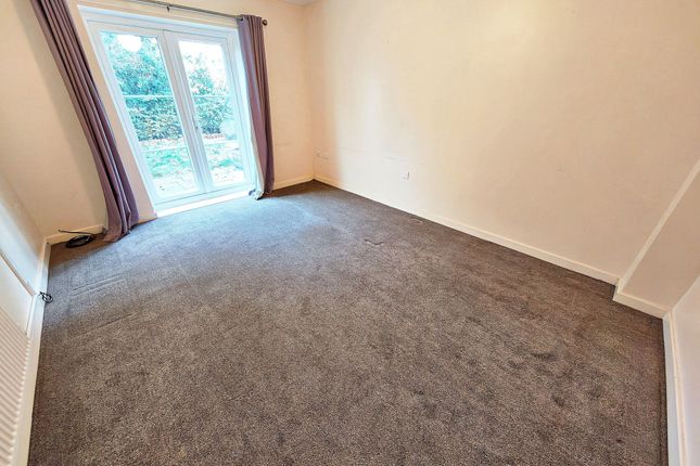 6 The Moldens, Trowbridge photo 4