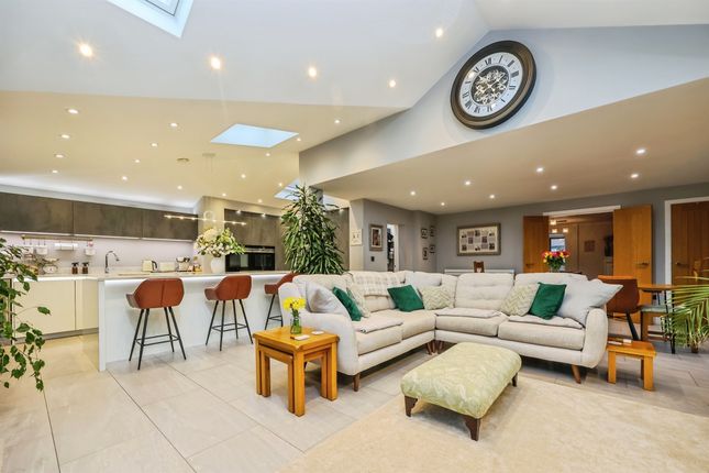21, Pentridge Drive, Ilkeston photo 3