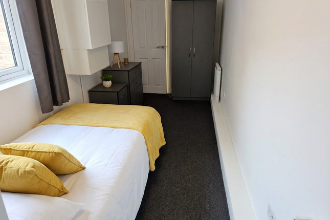 1-bed flat on Room 2, 50 College Street, Grantham, £510/mo