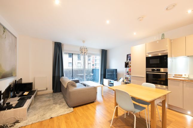Flat for sale in Collendale Road, Walthamstow