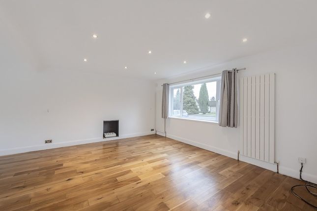 Detached house to rent in Butlers Court Road, Beaconsfield