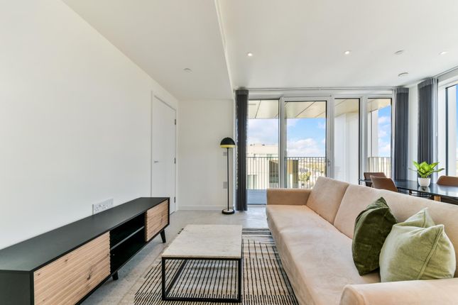 Flat for sale in C1.21.02, The Silk District, Canary Wharf, London