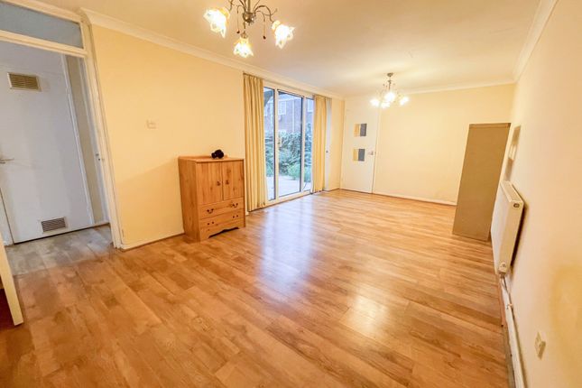 Terraced house to rent in Conistone Way, Islington