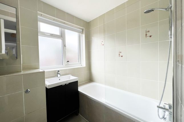 4 Hendon House, Brent Street, London photo 3
