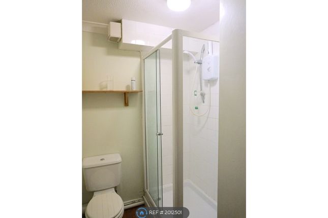 Room to rent in Regency Place, Canterbury