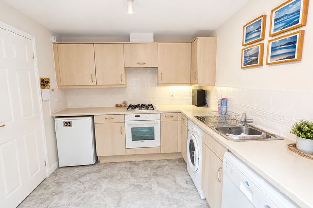 21, St Cleeve Way, Ferndown photo 3