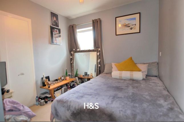 Flat for sale in Dickens Heath Road, Shirley, Solihull