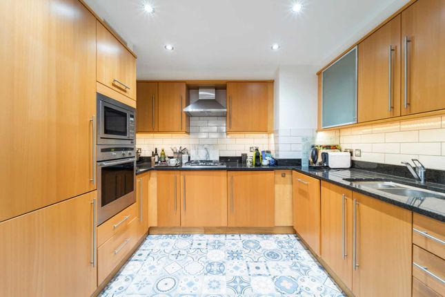 Flat for sale in Point Wharf Lane, Ferry Quays, Brentford