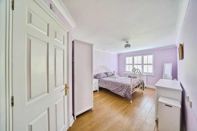 Flat 3/Pegasus Court, Victoria Road, Buckhurst Hill photo 4