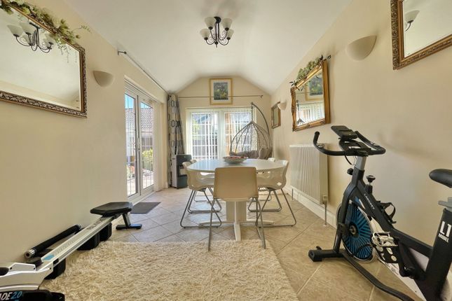 23, Stonecross Way, March photo 3
