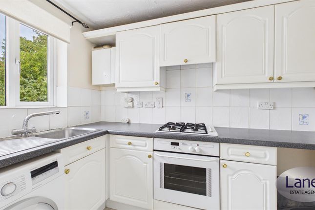 44, Pettys Close, Cheshunt photo 3