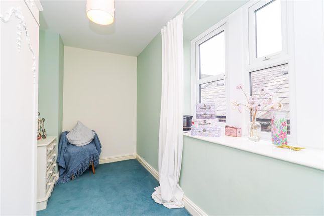 11, Park Road, Dewsbury photo 4