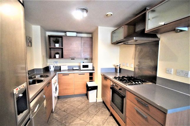 Flat 1, 2a Victorian Grove, London photo 3