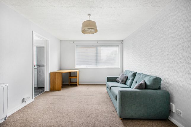 20, Cedar Court, St Albans photo 2