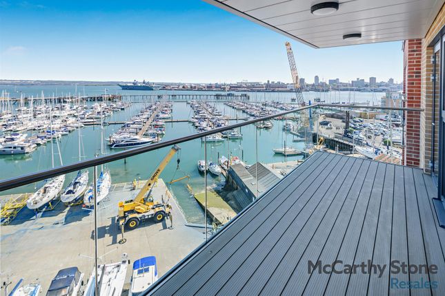 1-bed flat on 37 Viewpoint, Harbour Road, Gosport, £260,000