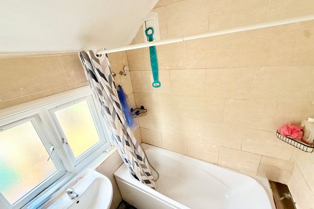 67, Penderry Rise, London photo 2