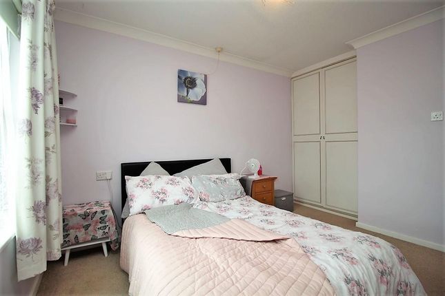 Flat for sale in Gordon Palmer Court, Reading