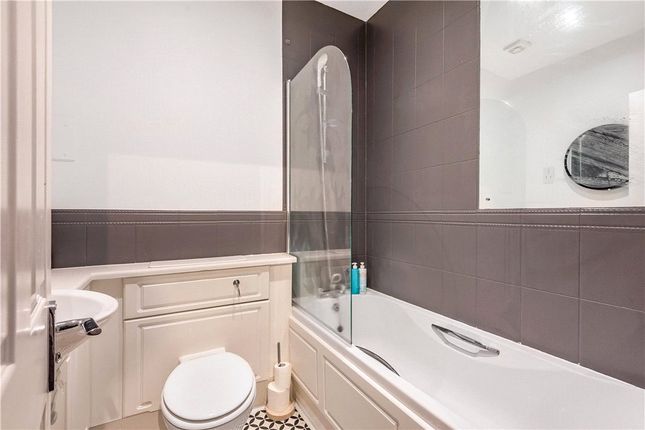 Flat 36, Bridge View Court, 19, Grange Road, London photo 4