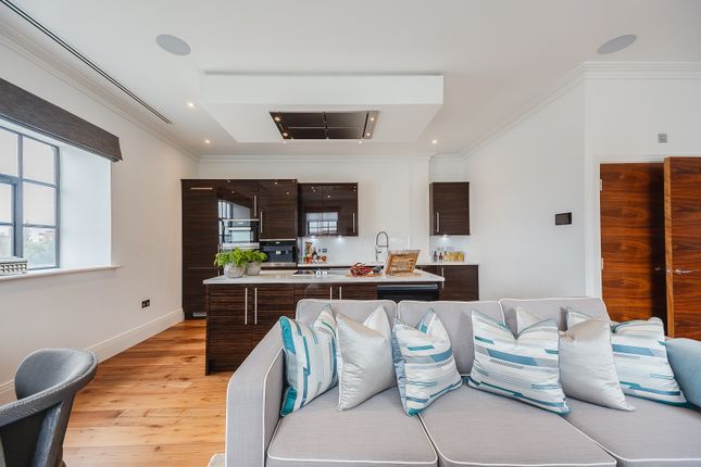 Flat to rent in Palace Wharf, Fulham