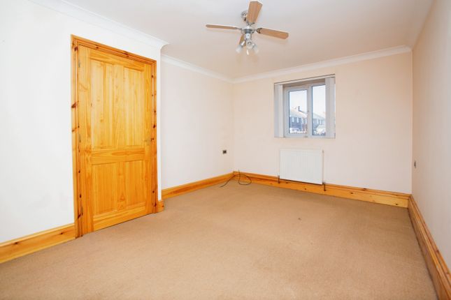 Flat for sale in Barnsley Road, Pontefract