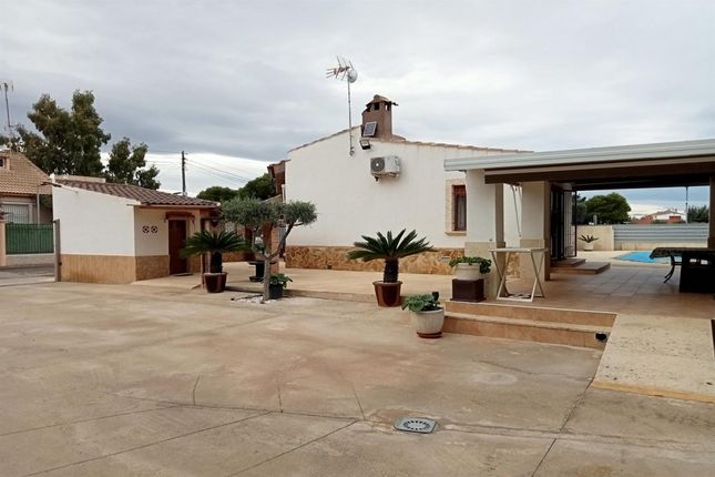 Thumbnail Villa for sale in C. Sta. Isabel, 5, 30710 Los Alcázares, Murcia, Spain