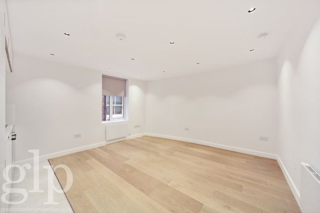 Flat 6, 12 Old Compton Street, Greater London photo 4