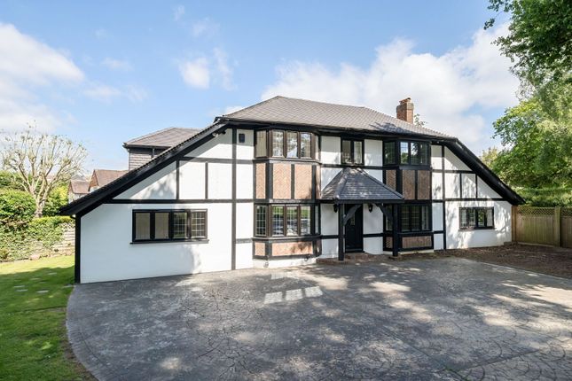 Detached house to rent in Elm Walk, Farnborough Park, Orpington, Kent