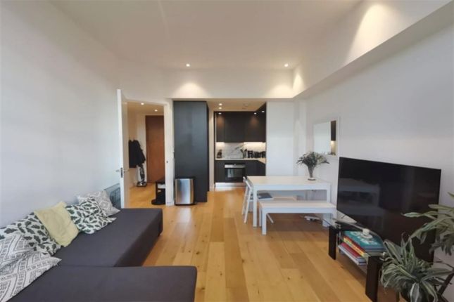 Thumbnail Flat to rent in Islington Square, The Angel