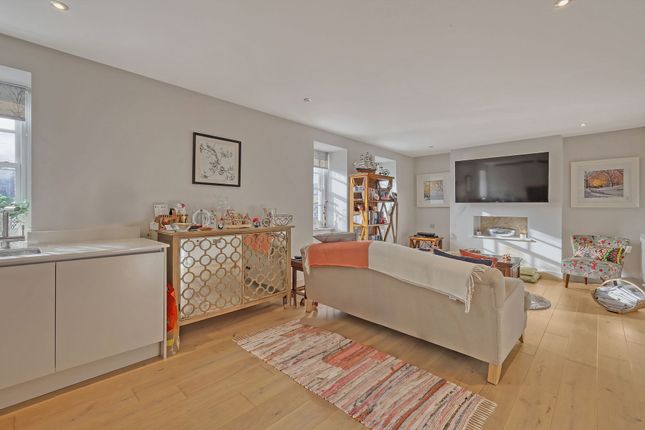 Flat 3, New Coach House, Romford photo 2