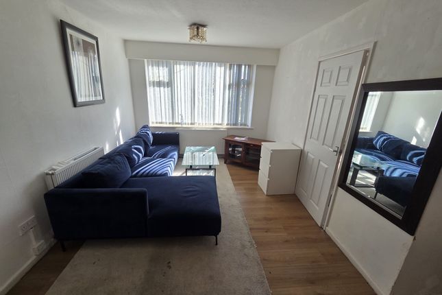 60, Baguley Crescent, Manchester photo 3