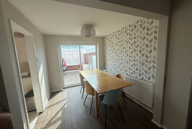 20, Wirral photo 3