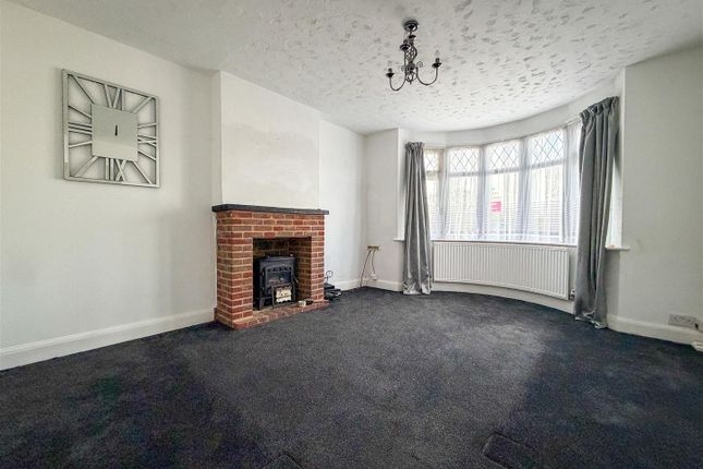 9, Lake Avenue, Clacton-On-Sea photo 3