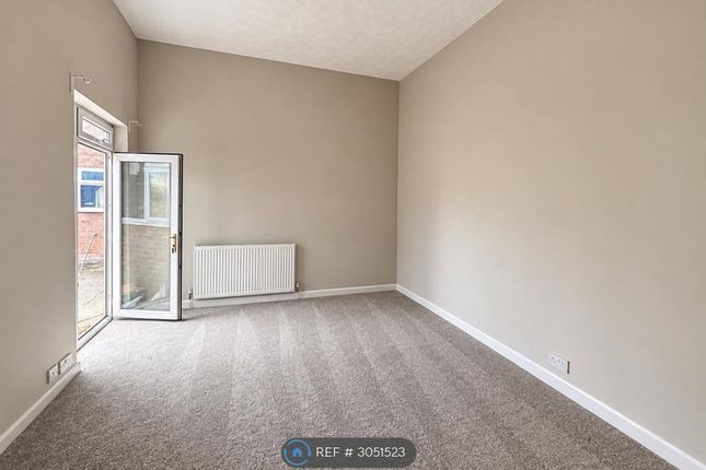 Flat, Sunny Bank, Hull photo 3